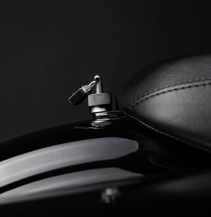 Santoro Fabworx - Black Seat Helmet Lock